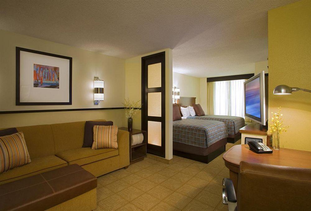 Hyatt Place Detroit/Livonia Εξωτερικό φωτογραφία